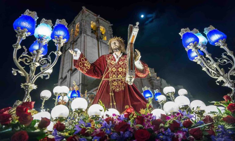 ES LA HORA DE CELEBRAR LA PASCUA DEL SEÑOR