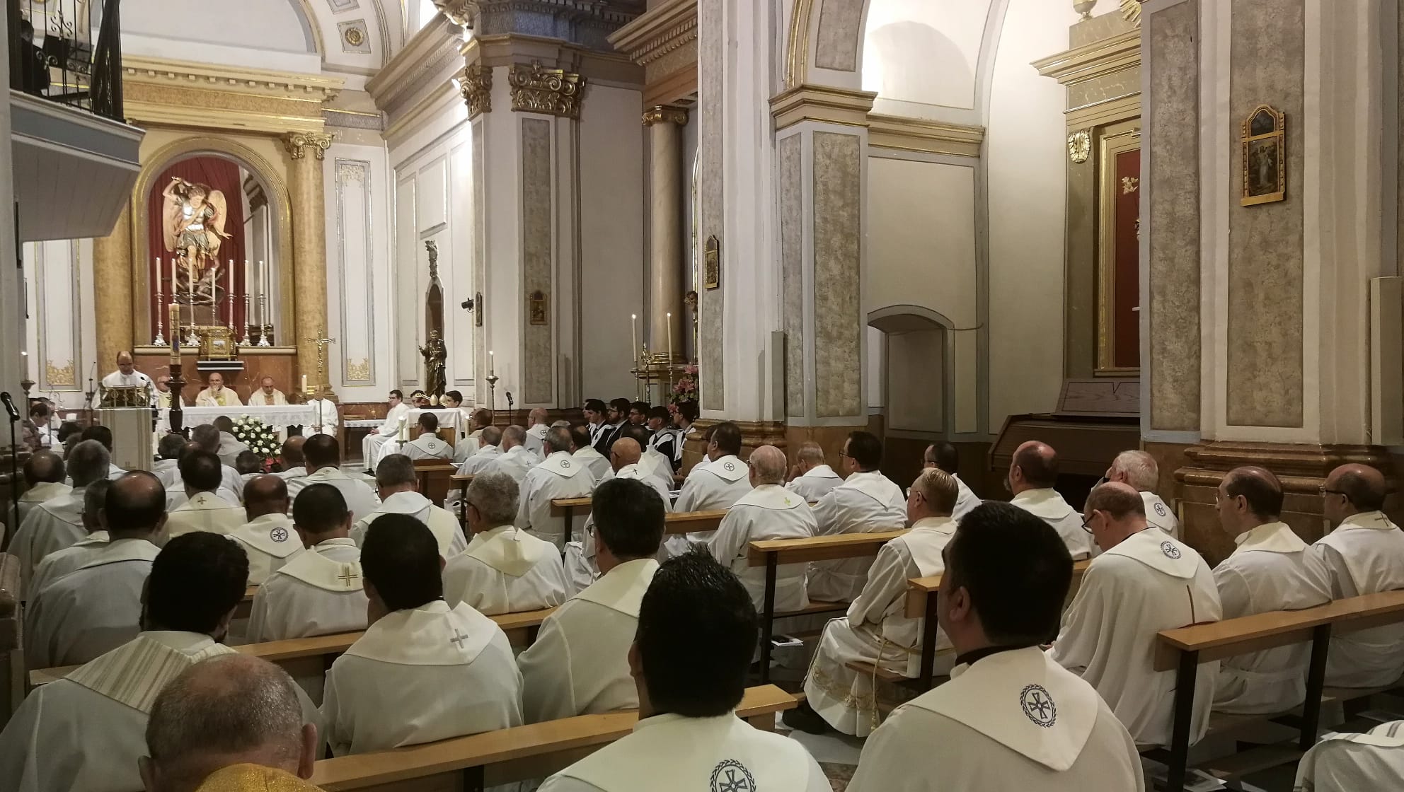 Los sacerdotes diocesanos celebran a su patrono